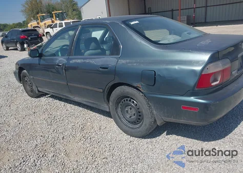 1996 Honda Accord Lx/Ex from USA, damaged, VIN 1HGCD563XTA292224